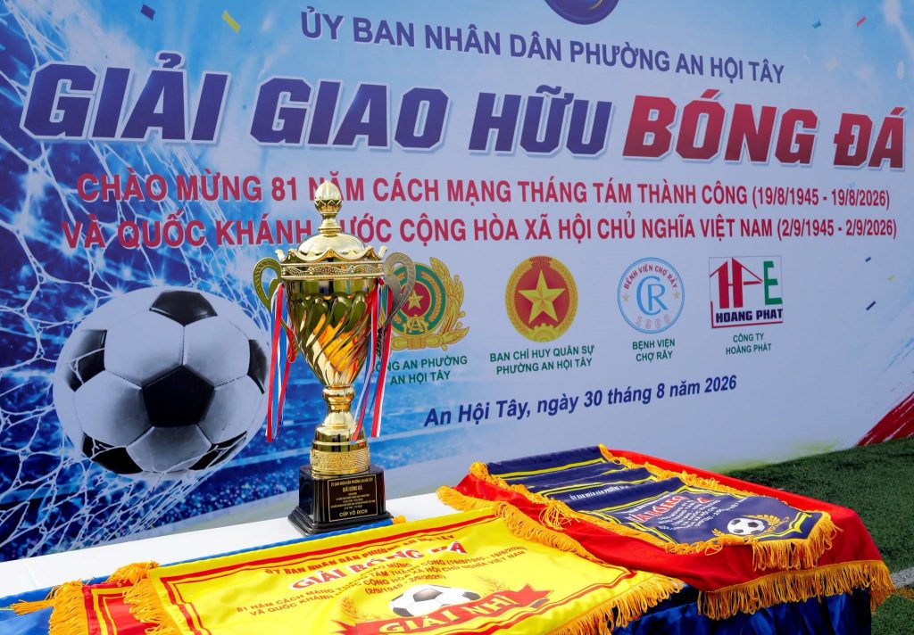 sôi nổi giải bóng Đá chào mừng quốc khánh