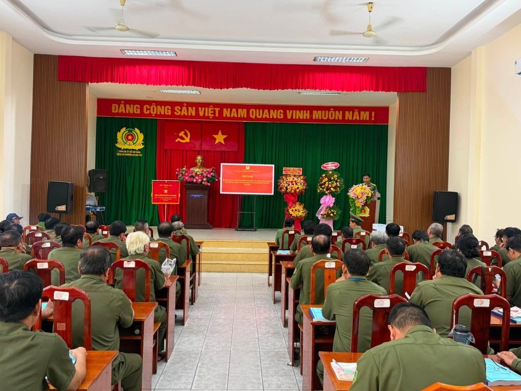 TỔ CHỨC HUẤN LUYỆN, BỒI DƯỠNG CHÍNH TRỊ, PHÁP LUẬT, NGHIỆP VỤ CHO LỰC LƯỢNG THAM GIA BẢO VỆ AN NINH, TRẬT TỰ Ở CƠ SỞ