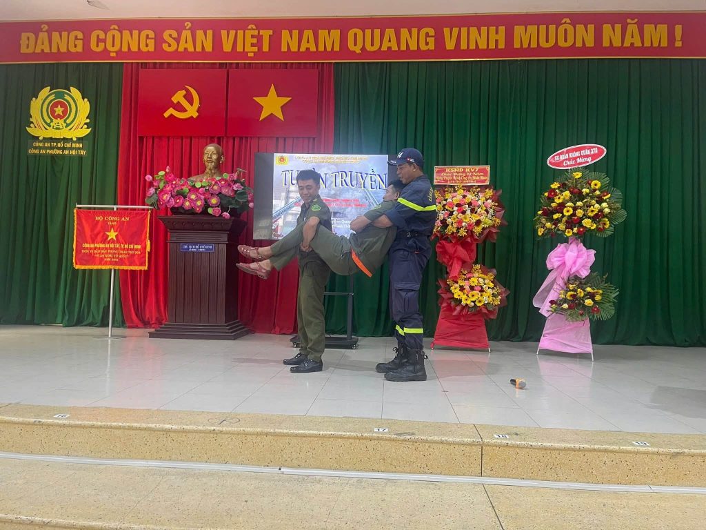 TỔ CHỨC HUẤN LUYỆN, BỒI DƯỠNG CHÍNH TRỊ, PHÁP LUẬT, NGHIỆP VỤ CHO LỰC LƯỢNG THAM GIA BẢO VỆ AN NINH, TRẬT TỰ Ở CƠ SỞ 4