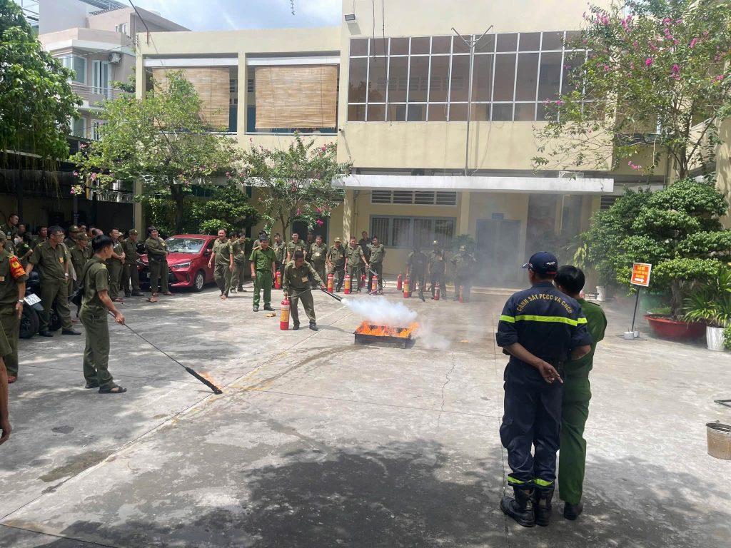 TỔ CHỨC HUẤN LUYỆN, BỒI DƯỠNG CHÍNH TRỊ, PHÁP LUẬT, NGHIỆP VỤ CHO LỰC LƯỢNG THAM GIA BẢO VỆ AN NINH, TRẬT TỰ Ở CƠ SỞ 5