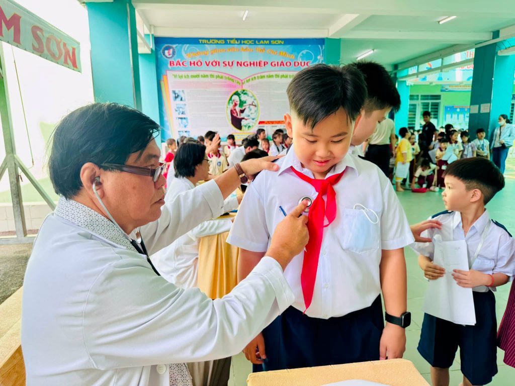 anh kham suc khoe toan dan